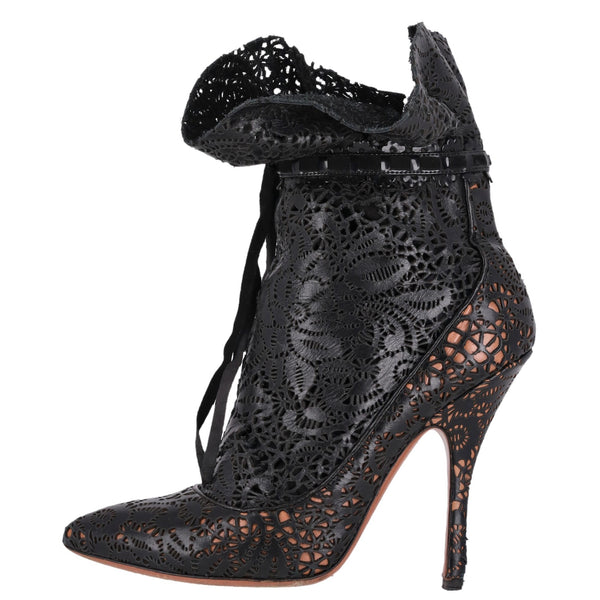 Alaia Laser-Cut & Lace Detail Leather Ankle Boots. Size 38