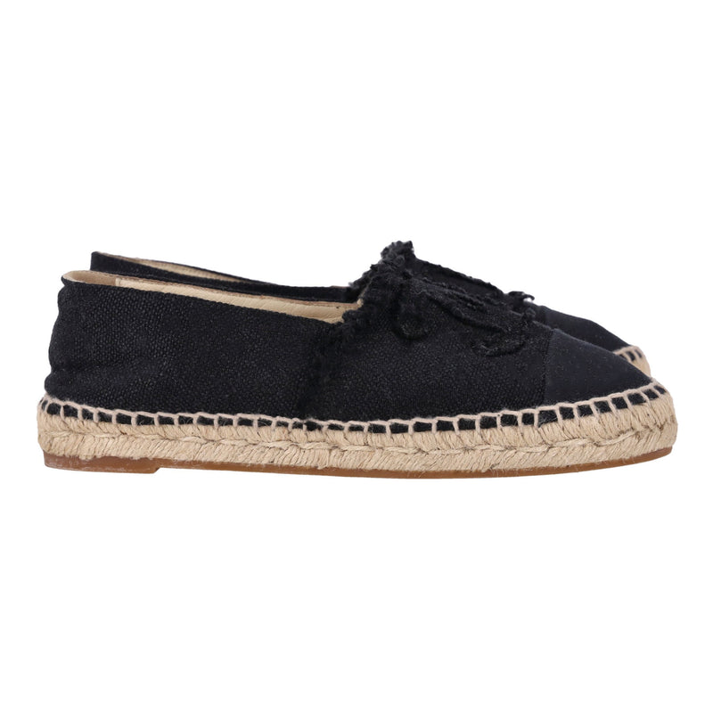 Chanel 'CC' Logo Canvas Espadrilles. Size 35