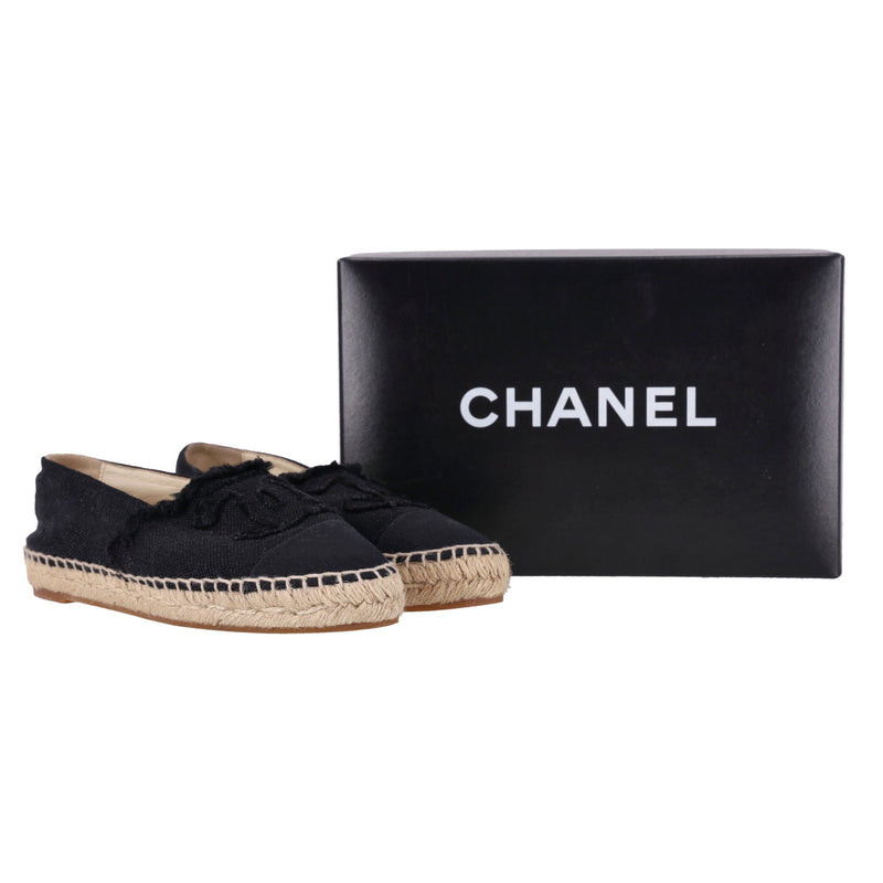 Chanel 'CC' Logo Canvas Espadrilles. Size 35