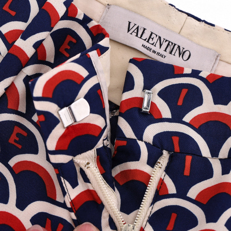 Valentino Scale Logo Printed Silk Pyjama Set. Size 38IT